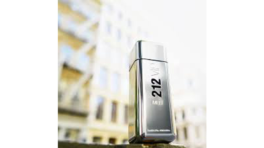 عطر کارولینا 212 vip